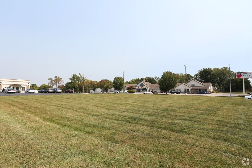 NWC of E US Hwy 40 & S Shrank Dr, Independence, MO for sale - Aerial - Image 1 of 4
