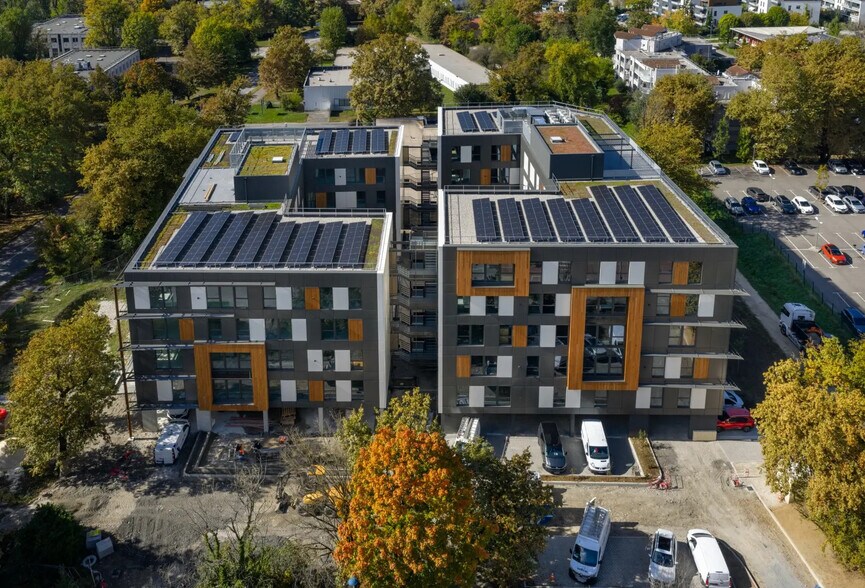 15 Chemin De Malacher, Meylan à vendre - Photo du bâtiment - Image 2 de 8