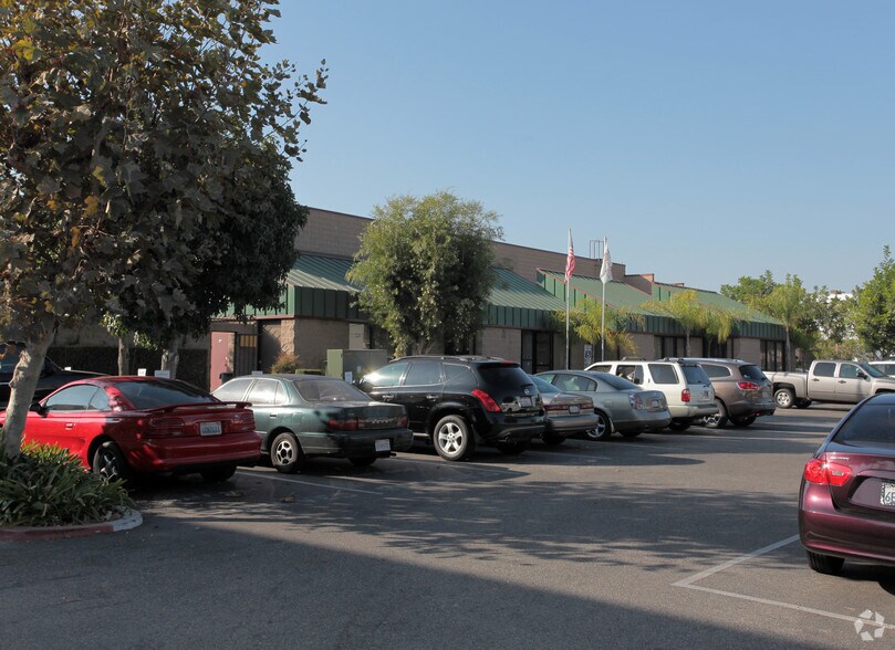 6001 Obispo Ave, Long Beach, CA à vendre - Photo du bâtiment - Image 2 de 11