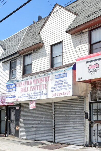 190-27 Jamaica Ave, Jamaica, NY à vendre - Photo du bâtiment - Image 2 de 2