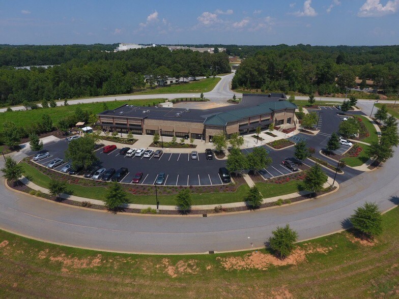 100-130 Allawood Ct, Simpsonville, SC à vendre - Photo du bâtiment - Image 3 de 13