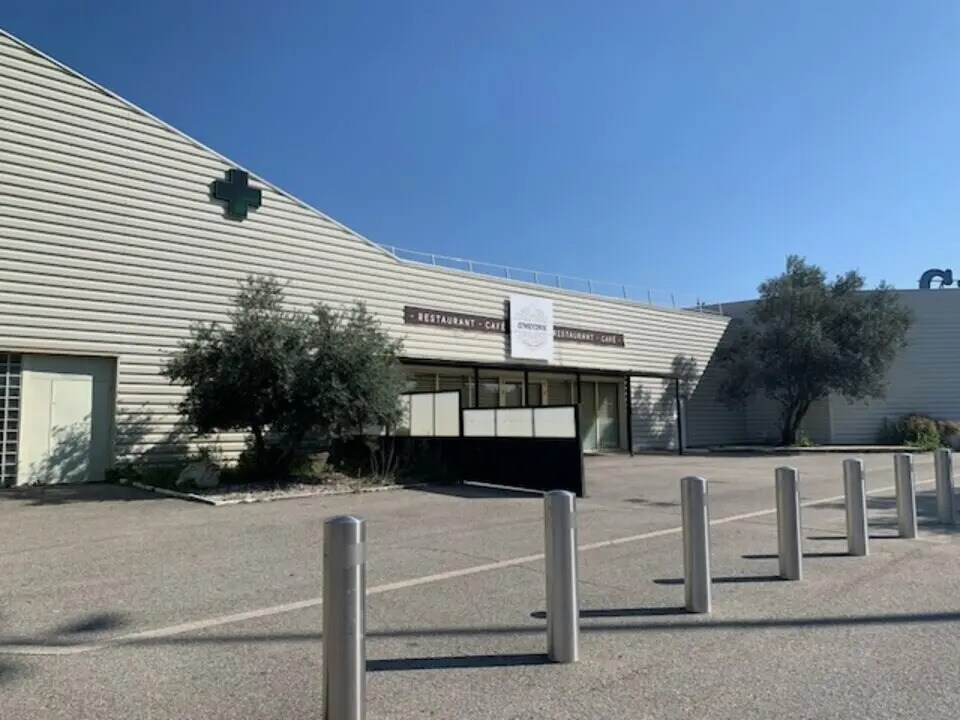 Retail in Avignon for sale Building Photo- Image 1 of 10