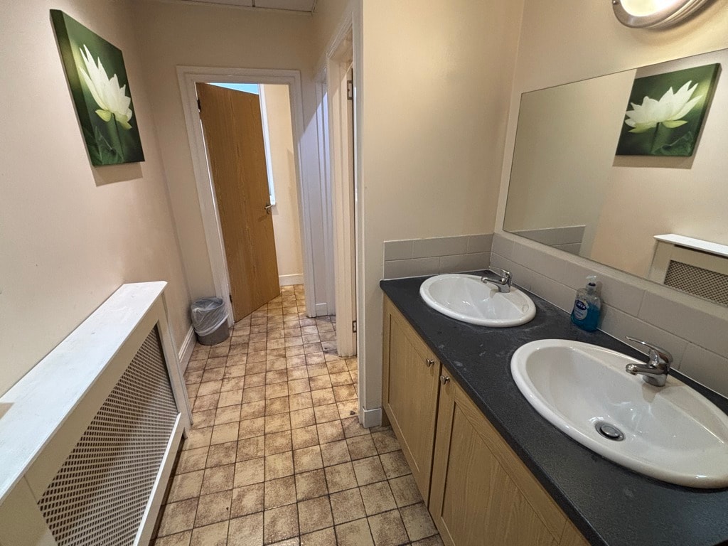 St Marys Walk, Maidenhead for lease Interior Photo- Image 1 of 6