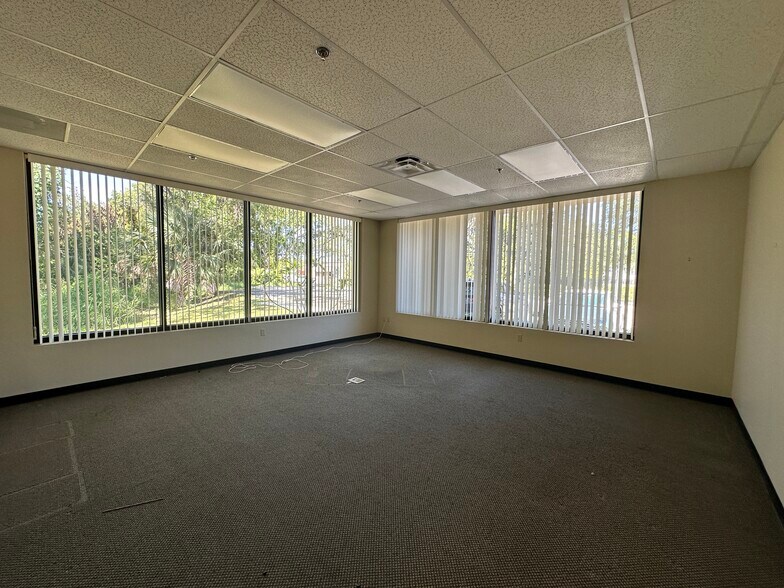 5620 W Sligh Ave, Tampa, FL à vendre - Photo du bâtiment - Image 2 de 13