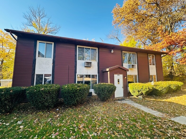 215 Logan St, Valparaiso, IN for sale - Primary Photo - Image 1 of 12