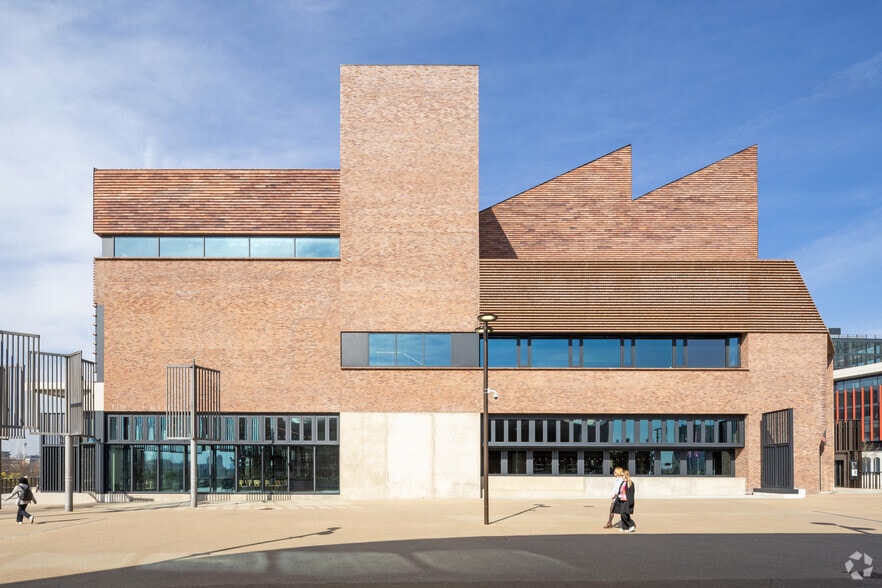 8 Carpenters Rd, London for lease - Building Photo - Image 3 of 5