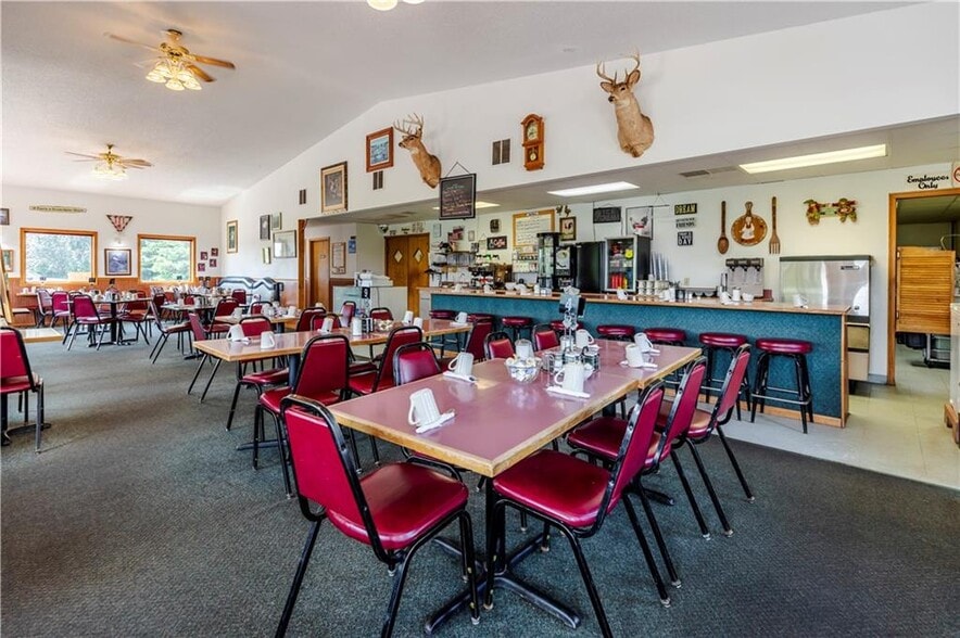 W4118 State Hwy 8, Glen Flora, WI for sale - Interior Photo - Image 3 of 12