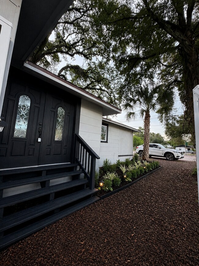 More details for 1221 E Dr Martin Luther King Jr Blvd, Tampa, FL - Office for Sale