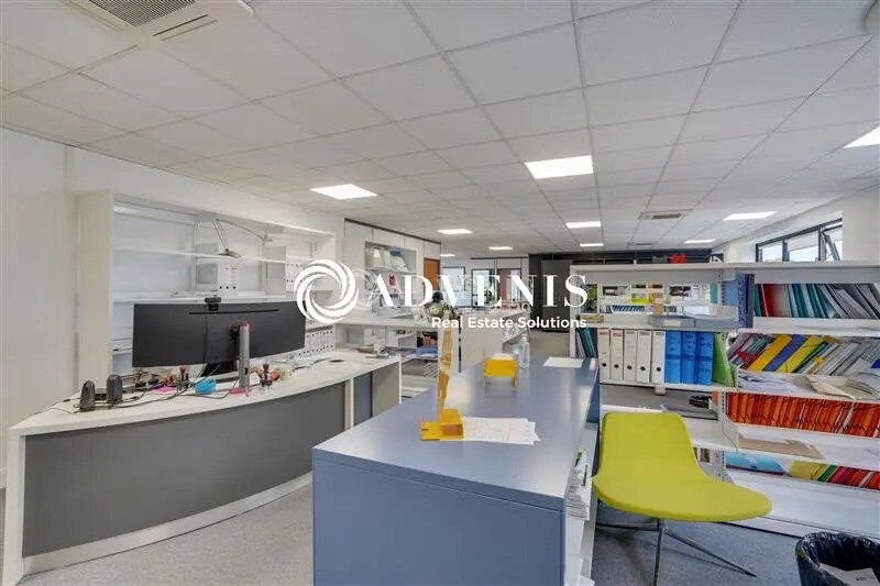 Office in Champs-sur-Marne for lease Interior Photo- Image 1 of 11