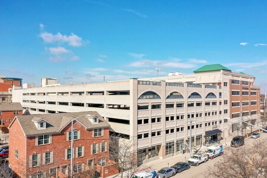 220 E Monument Ave, Dayton, OH à louer - Photo du bâtiment - Image 2 de 12