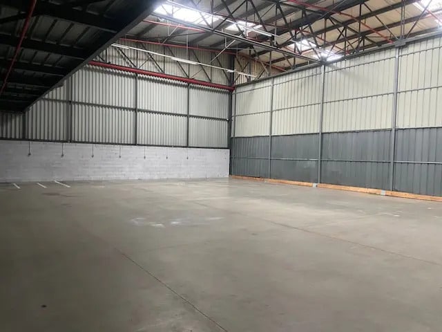 Flex in Mions for lease - Building Photo - Image 3 of 9