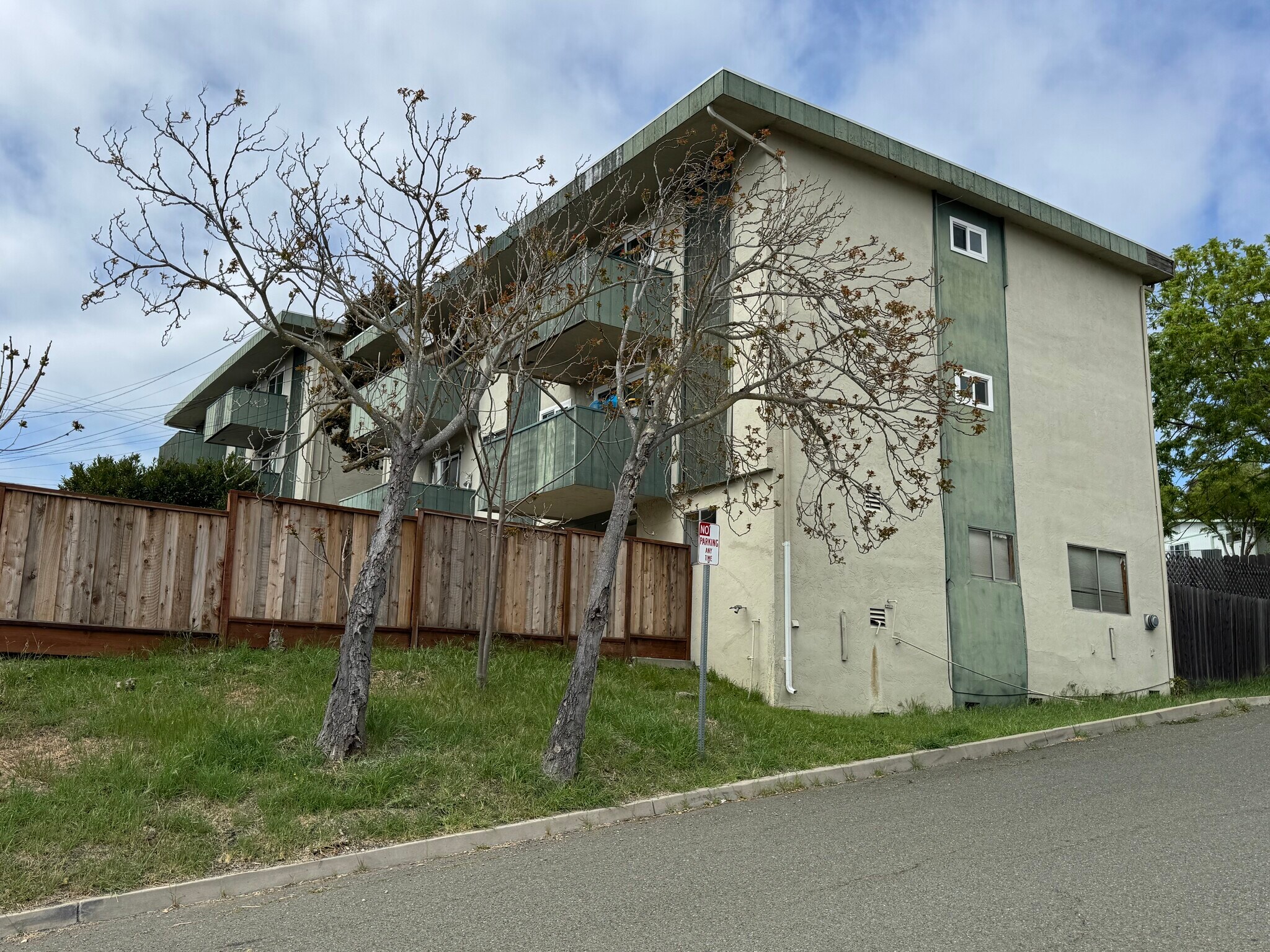 532-534 Appian Way, El Sobrante, CA à vendre Photo du bâtiment- Image 1 de 1