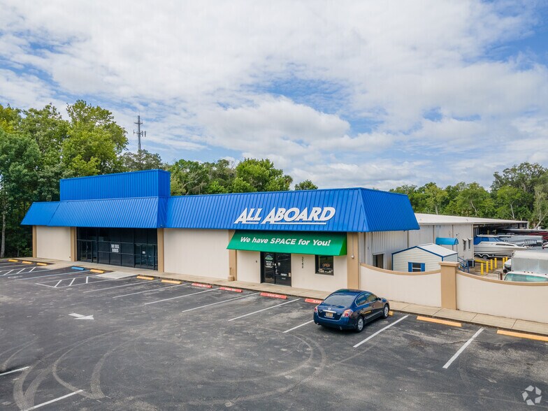 3742 Nova Rd, Port Orange, FL à louer - Photo du bâtiment - Image 1 de 3