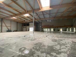 Flex in Courtry for sale Interior Photo- Image 2 of 6