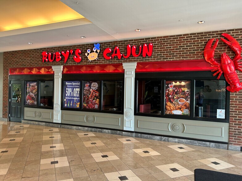 1250 Baltimore Pike, Springfield Township, PA à louer - Photo du bâtiment - Image 2 de 2