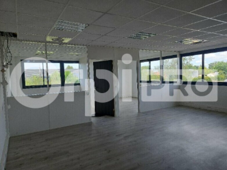 Bureau dans Mérignac à louer - Photo intérieure - Image 2 de 3