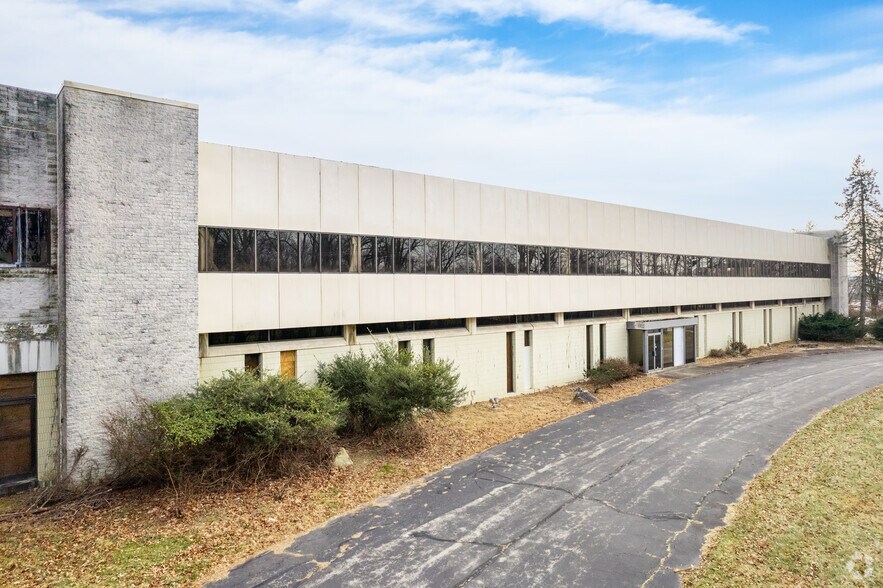 950 Rittenhouse Rd, Norristown, PA à vendre - Photo du bâtiment - Image 2 de 13