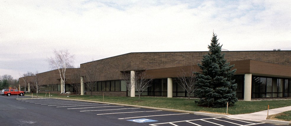 1560 Valley Center Pky, Bethlehem, PA for sale - Building Photo - Image 2 of 5