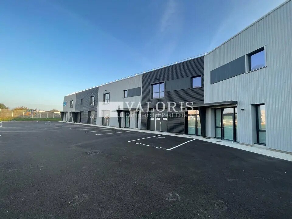 Flex in Saint-Quentin-Fallavier for lease Primary Photo- Image 1 of 3