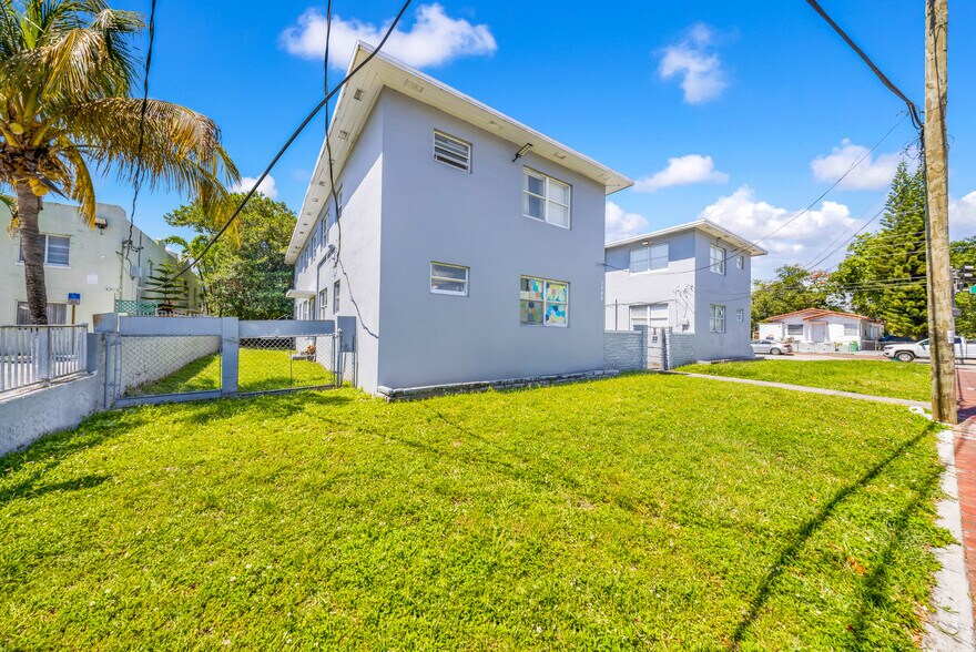 1580 SW 6th St, Miami, FL à vendre - Photo du bâtiment - Image 3 de 52