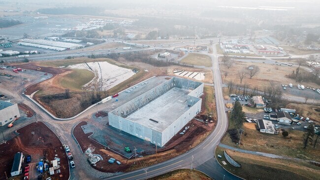 265 Cloverleaf Rd, York, PA for lease Primary Photo- Image 1 of 2