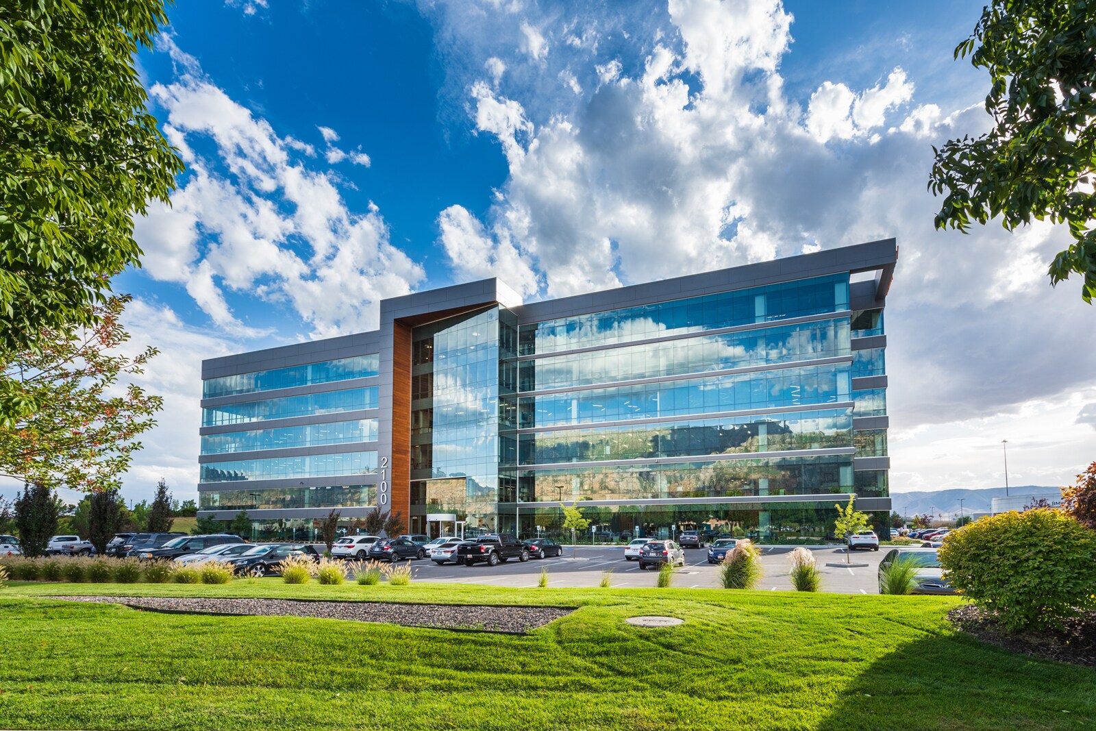 2100 W Pleasant Grove Blvd, Pleasant Grove, UT à louer Photo principale- Image 1 de 30