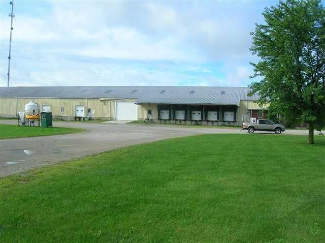 201 Industrial Dr, Waupun, WI à louer - Photo du bâtiment - Image 1 de 3