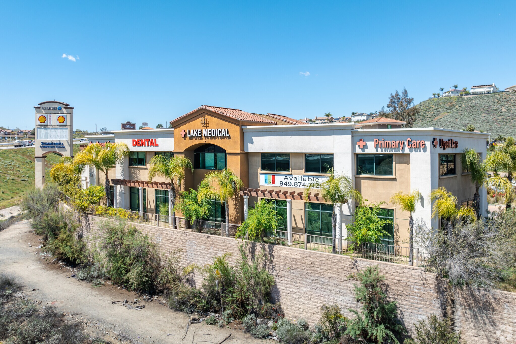 31581 Canyon Estates Dr, Lake Elsinore, CA à vendre Photo principale- Image 1 de 8