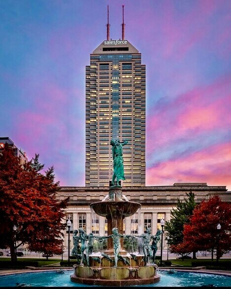 111 Monument Cir, Indianapolis, IN à louer - Photo du bâtiment - Image 1 de 11