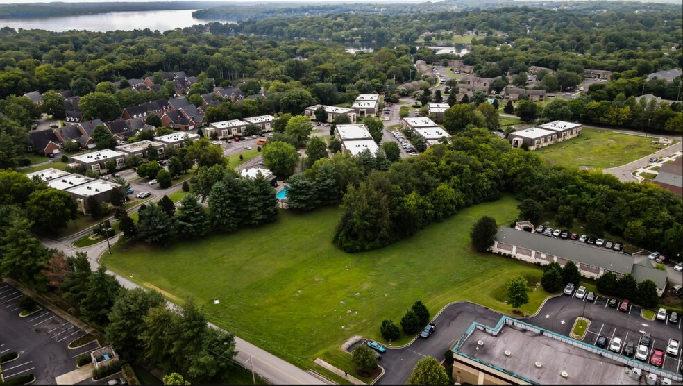 102 Bluegrass Dr, Hendersonville, TN à vendre - Photo du bâtiment - Image 1 de 1