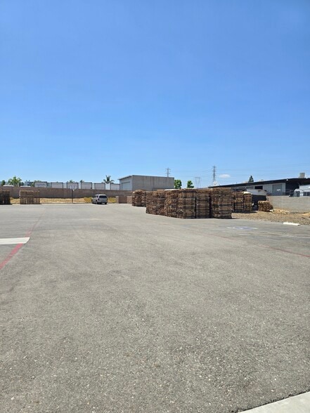 1 Industrial Dr, Rialto, CA for sale - Building Photo - Image 3 of 10