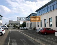 Office in Villeneuve-la-Garenne for lease - Building Photo - Image 2 of 5