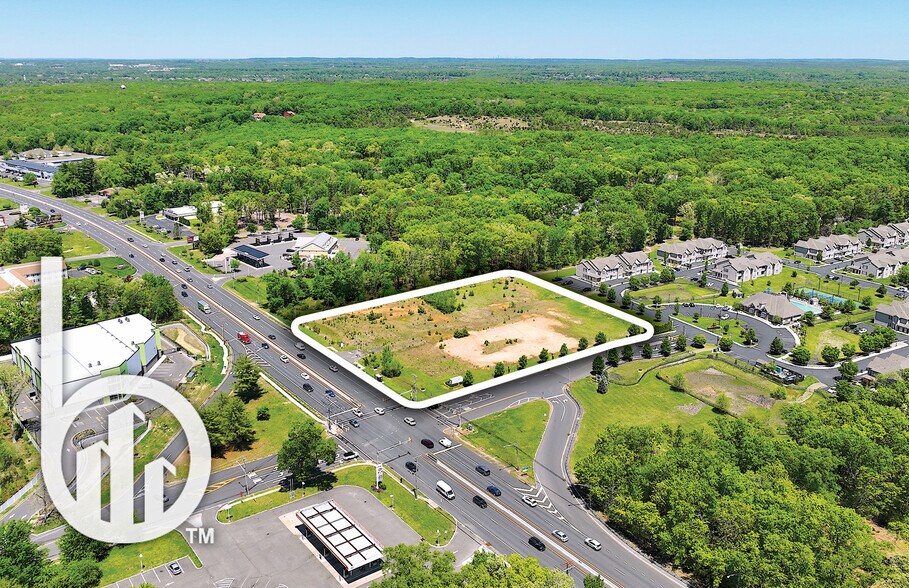 2501 Route 9 N, Howell, NJ à louer - Photo du bâtiment - Image 2 de 5