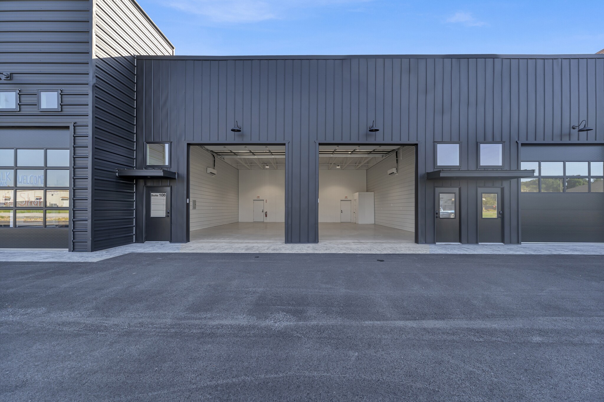 116 College Rd, Pineville, MO for lease Interior Photo- Image 1 of 5