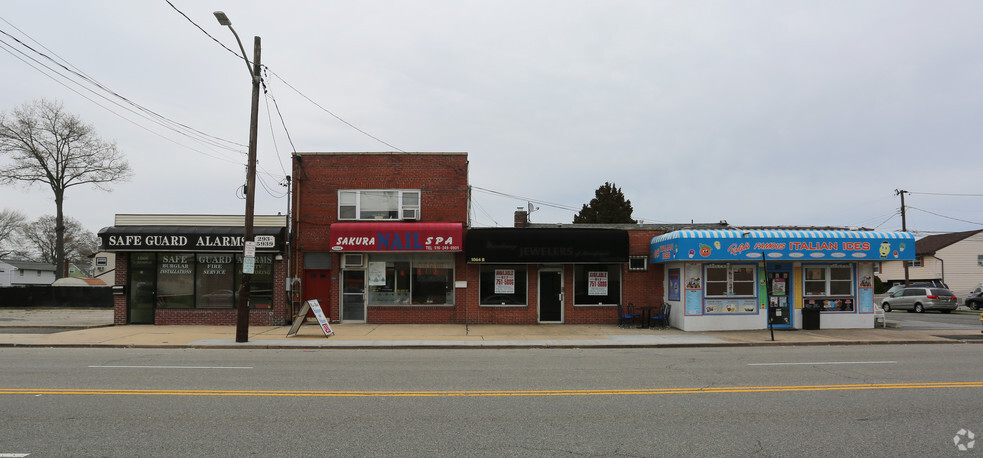 1064 N Broadway, North Massapequa, NY for sale - Primary Photo - Image 1 of 1