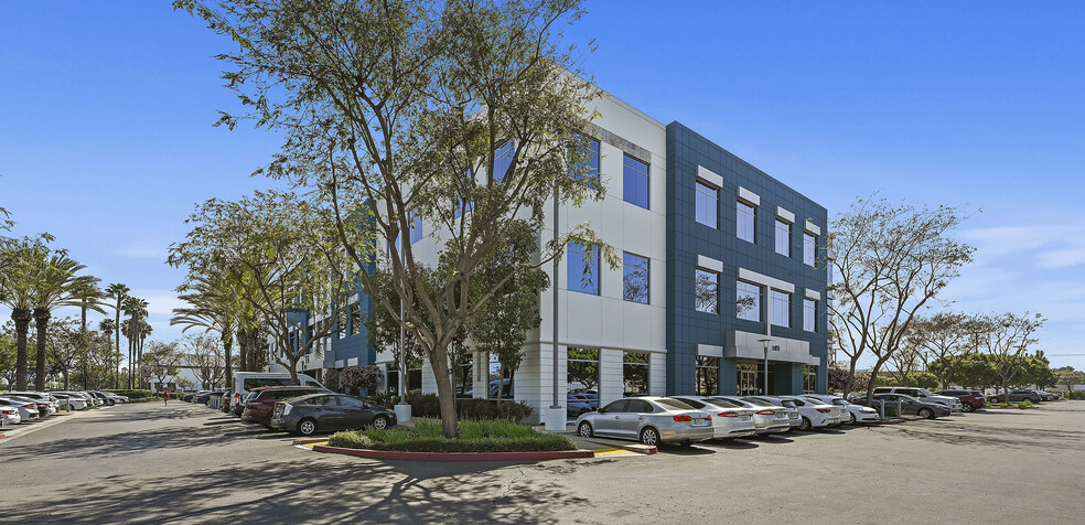 9246 Lightwave Ave, San Diego, CA for lease - Building Photo - Image 2 of 4