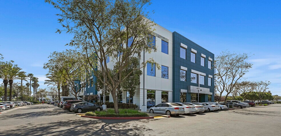 9246 Lightwave Ave, San Diego, CA à louer - Photo du bâtiment - Image 2 de 11