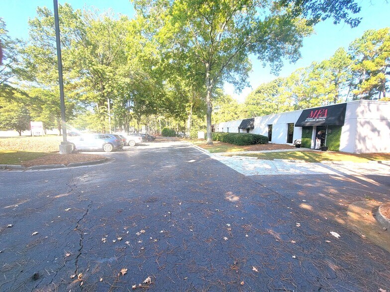 3350 Northlake Pky NE, Atlanta, GA à vendre - Photo du bâtiment - Image 3 de 6