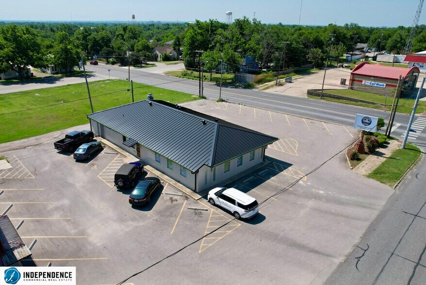 715 S 1st St, Temple, TX à vendre - Photo du bâtiment - Image 3 de 9