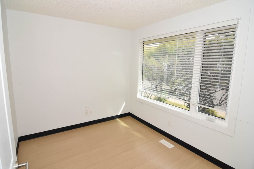 309 Main St N, Airdrie, AB for sale - Building Photo - Image 3 of 16