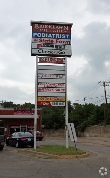 2401-2443 W Kiest Blvd, Dallas, TX à louer - Photo du bâtiment - Image 2 de 4