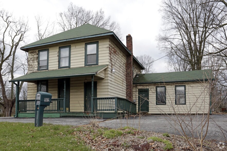 502 N Madison Ave, Greenwood, IN à vendre - Photo principale - Image 1 de 25