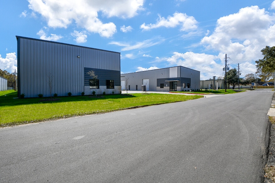 5713 13th St, Katy, TX à louer - Photo du bâtiment - Image 3 de 61