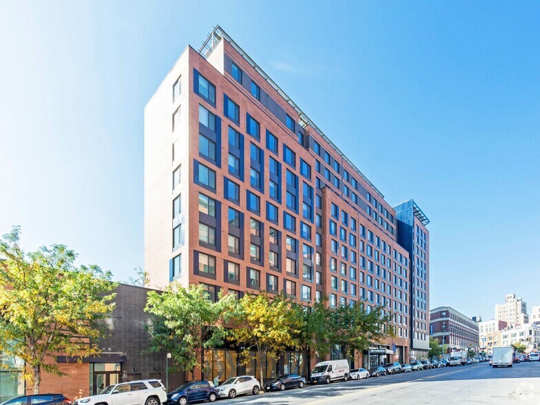 556 Bergen Ave, Bronx, NY à louer - Photo du bâtiment - Image 3 de 6