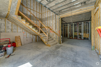 5620 SW 67th Ave, South Miami, FL for lease Lobby- Image 1 of 11