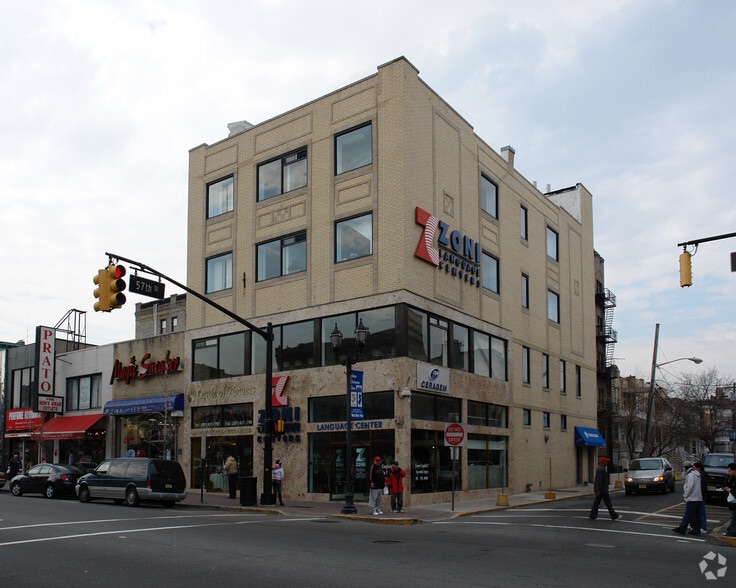 5617-5619 Bergenline Ave, West New York, NJ for lease - Building Photo - Image 3 of 4