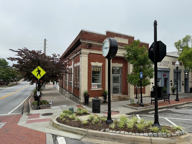 Plus de détails pour 9 S Peachtree St, Norcross, GA - Bureau à vendre