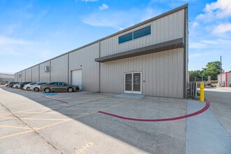 11703-11711 Spring Cypress Rd, Tomball, TX for lease Building Photo- Image 1 of 10
