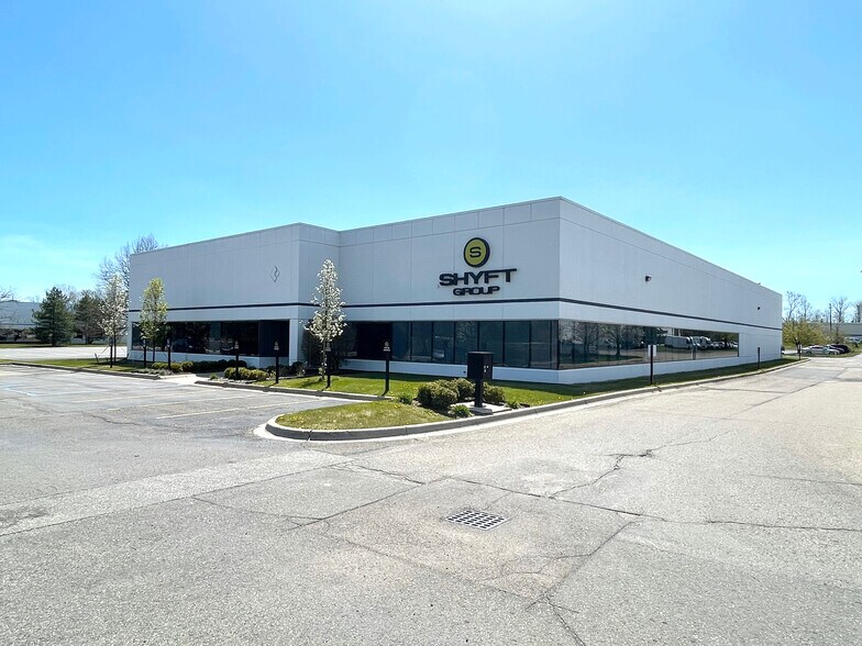 41280 Bridge St, Novi, MI à louer - Photo du bâtiment - Image 1 de 6