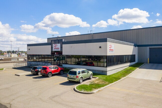 Plus de détails pour 2308-2360 Portland St SE, Calgary, AB - Bureau, Industriel à louer